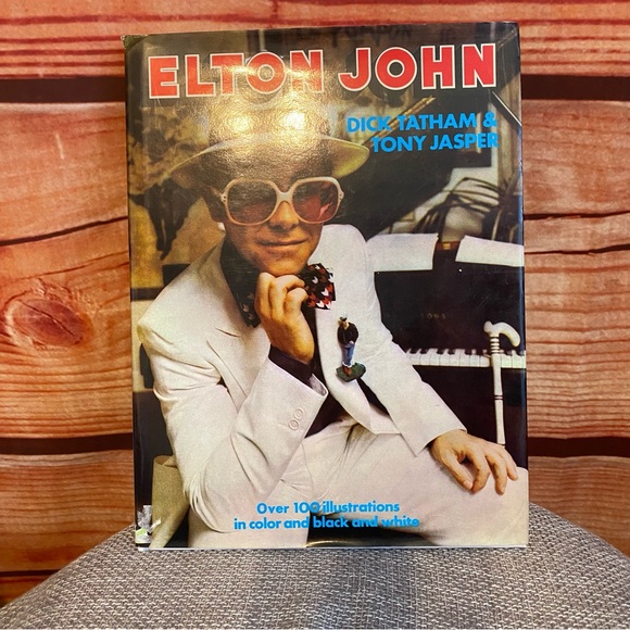 Elton John 1976 Hardcover Book - Picture 1 of 2